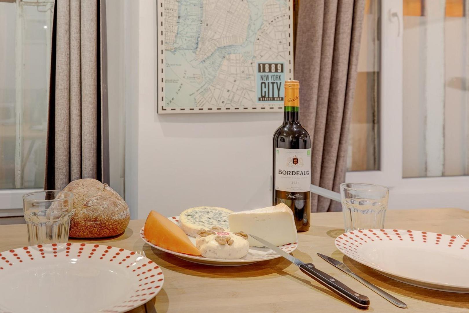 344 Angouleme - Superb In Appartement Parijs